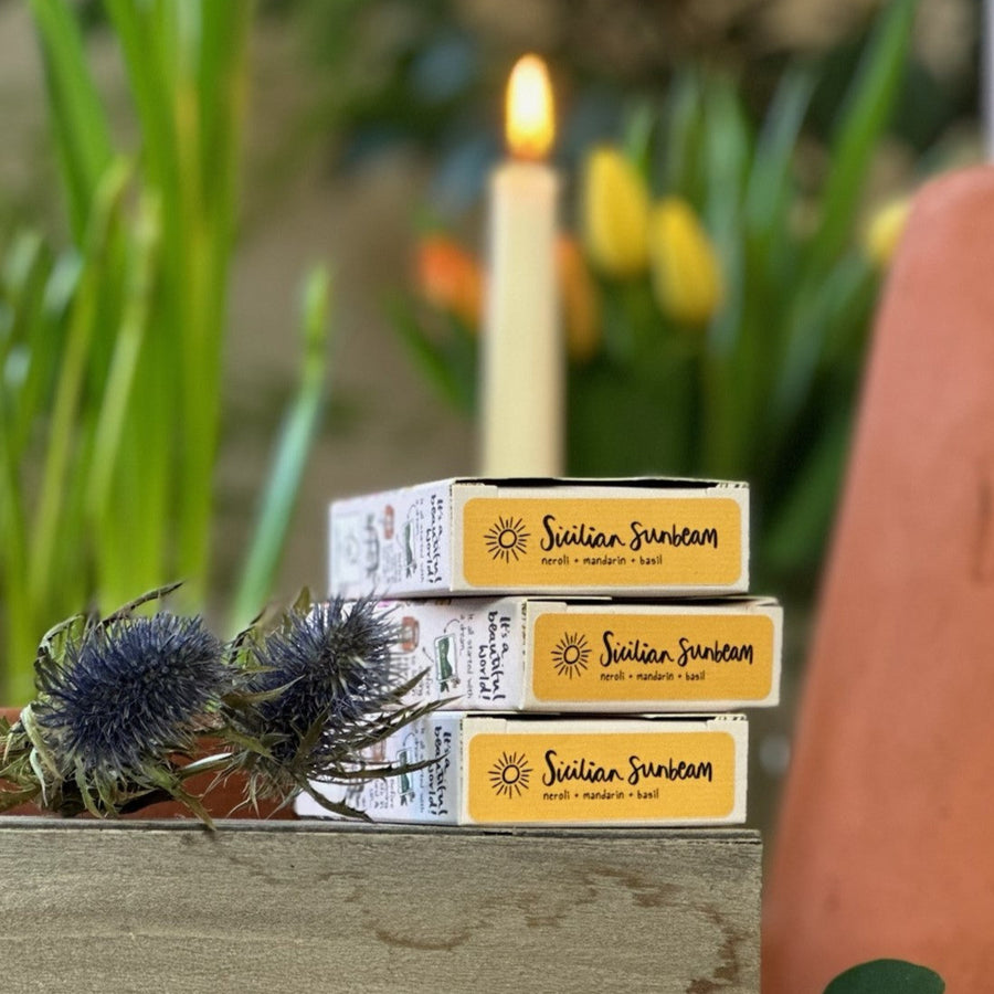 Sicilian Sunbeam Botanical Wax Melt Bar. Sicilian Sunbeam Italian Summer Candle. Great Candle for Summer time. Really romantic frgarance with Neroli, Mandarin and Basil. Hand poured natural soy wax melts. Long lasting and powerful scent. Plastic free and sustainable packaging botanical wax melts. These scented wax tarts are made by a small business. 